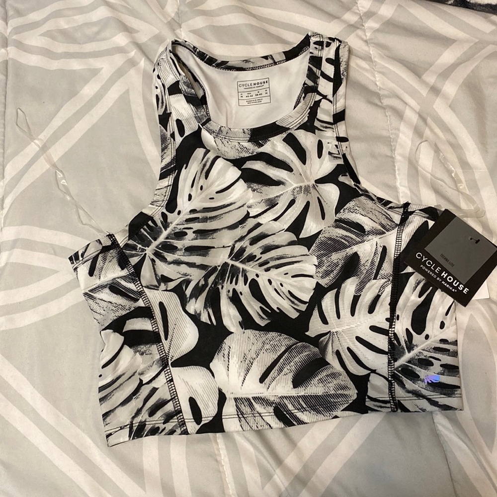 Racer back cropped tank.